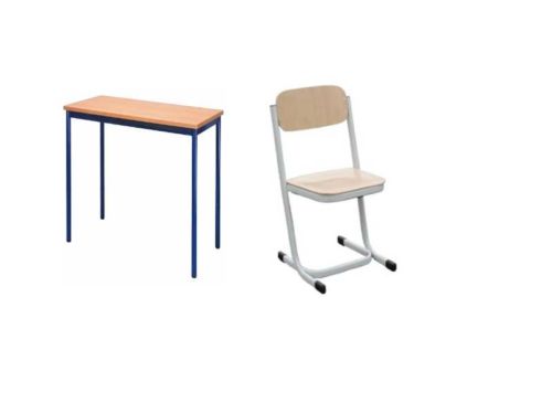 table avec chaise appui sur table